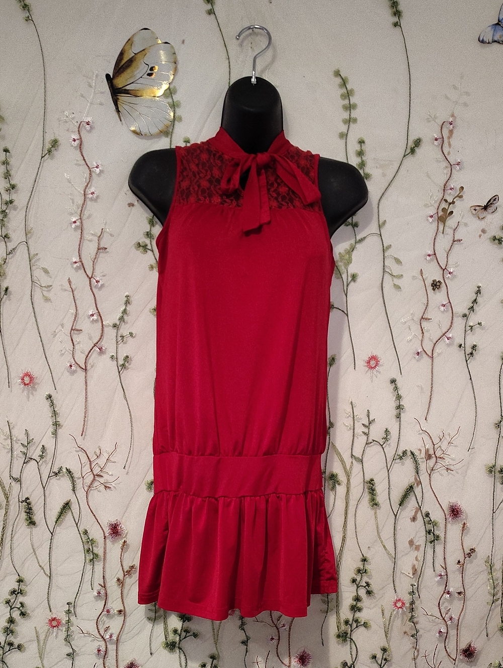 Vibrant Red Halter Mini Dress with Lace Trim Neckline